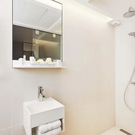 Vlh Montparnasse Eiffel Hotel 3*
