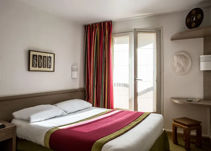 Vlh Montparnasse Eiffel Parigi