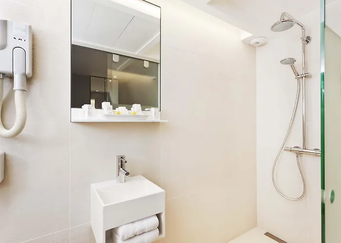 Vlh Montparnasse Eiffel Hotel 3*