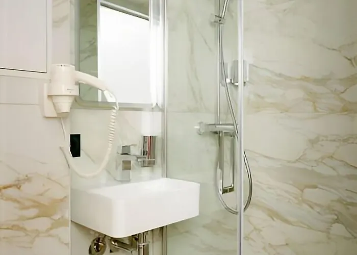 Vlh Montparnasse Eiffel Hotel Parigi