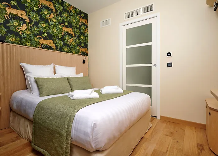 Hotel Vlh Montparnasse Eiffel 3*
